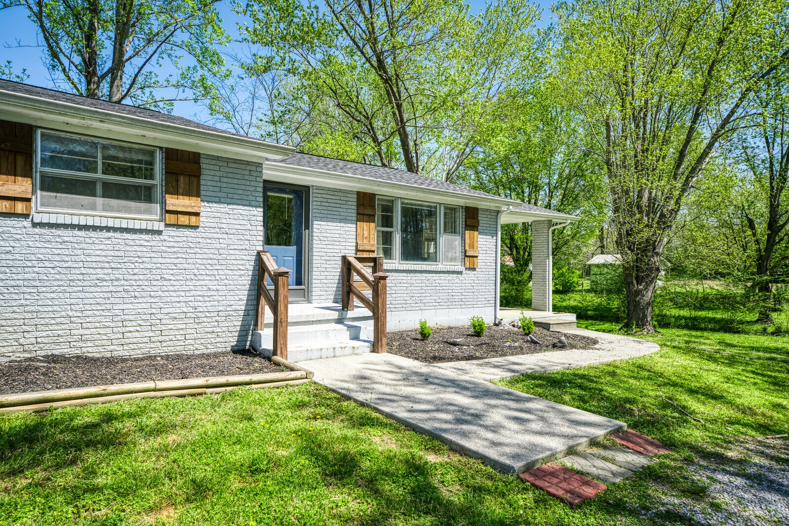 2141 Midway Road Smithville, TN 37166 - Photo 2 of 39 Gallery Image 2