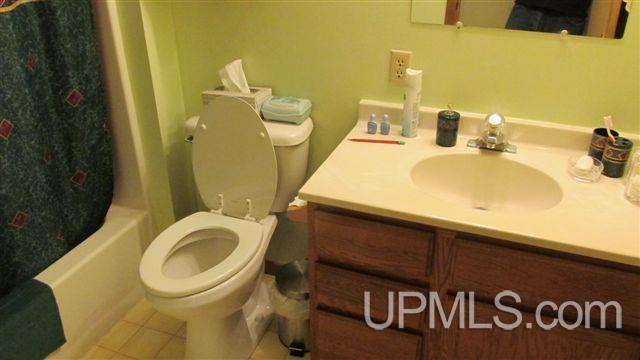 931 Shields Street L'Anse, MI 49946 - Photo 8 of 15