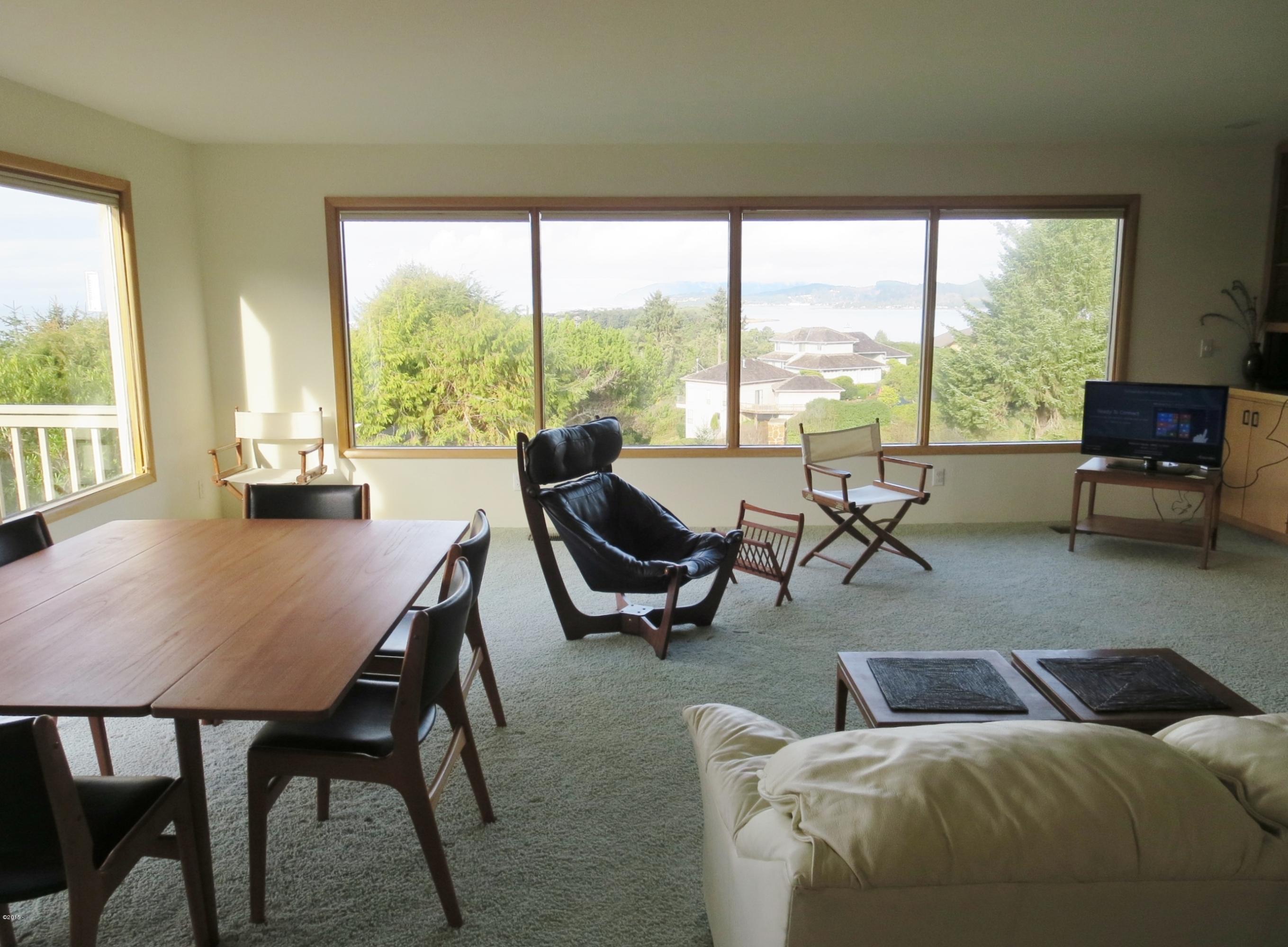 6 Ridge Crest Road Gleneden Beach, OR 97388 - Photo 6 of 40 Interior