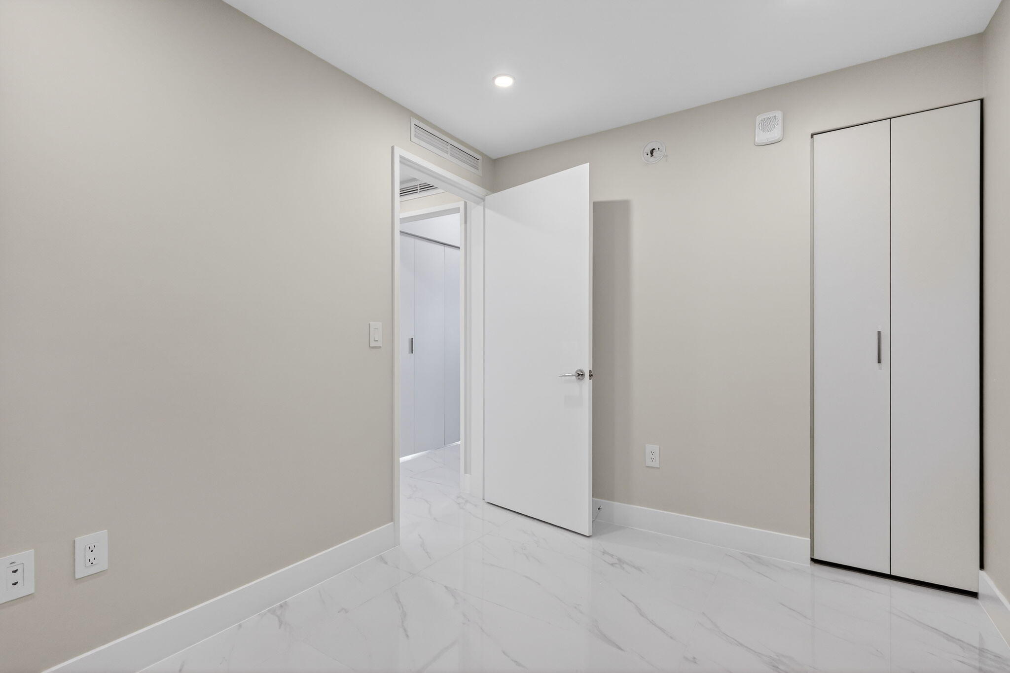 700 Northeast 23rd Street, Unit 3206 Miami, FL 33137 - Photo 23 of 37 a view of an empty room