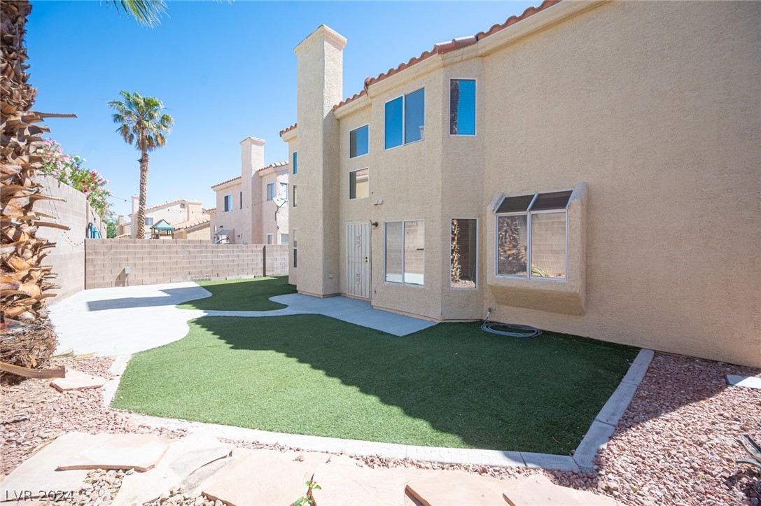 2109 Desert Peak Road Las Vegas, NV 89134 - Photo 7 of 51