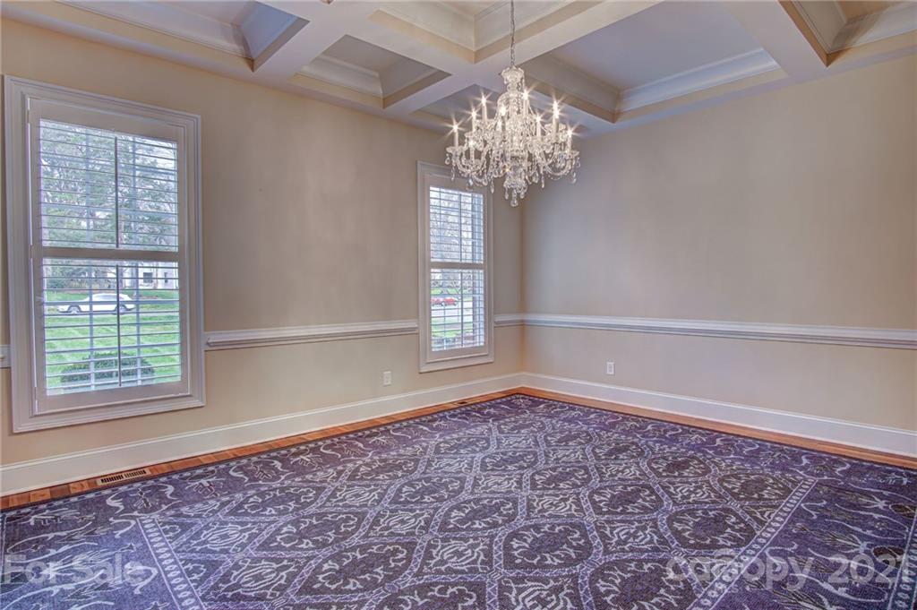 2105 South Wendover Road Charlotte, NC 28211 - Photo 20 of 46 a view of an empty room with a window