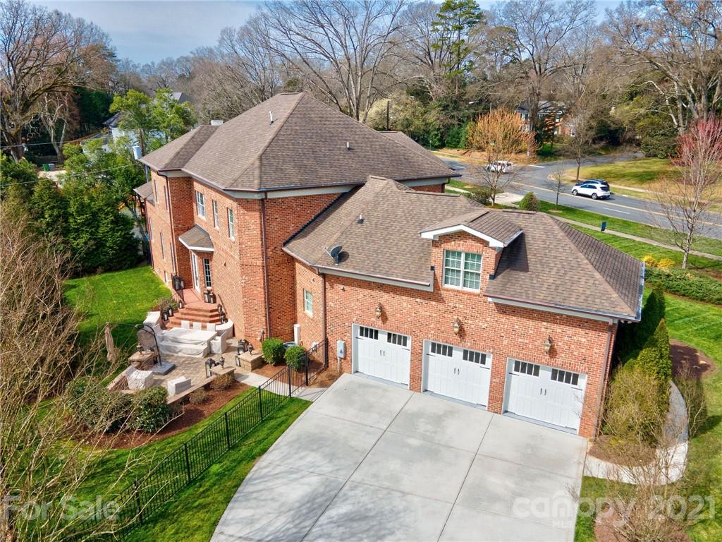 2105 South Wendover Road Charlotte, NC 28211 - Photo 45 of 46 a view of a house with a yard and sitting area