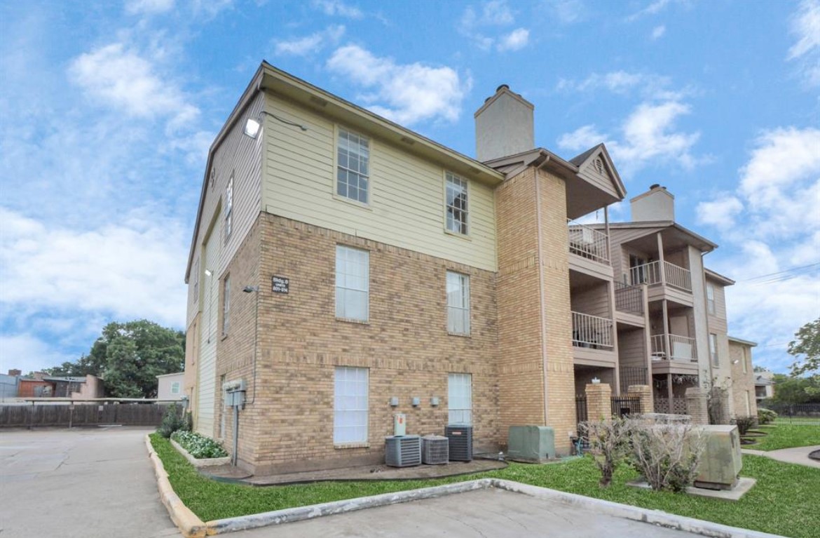 10101 South Gessner Road, Unit 811 Houston, TX 77071 - Photo 36 of 40 Gallery Image 36