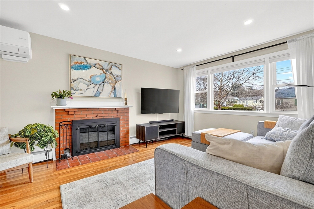 13 Carson Road Woburn, MA 01801 - Photo 5 of 41 Gallery Image 5