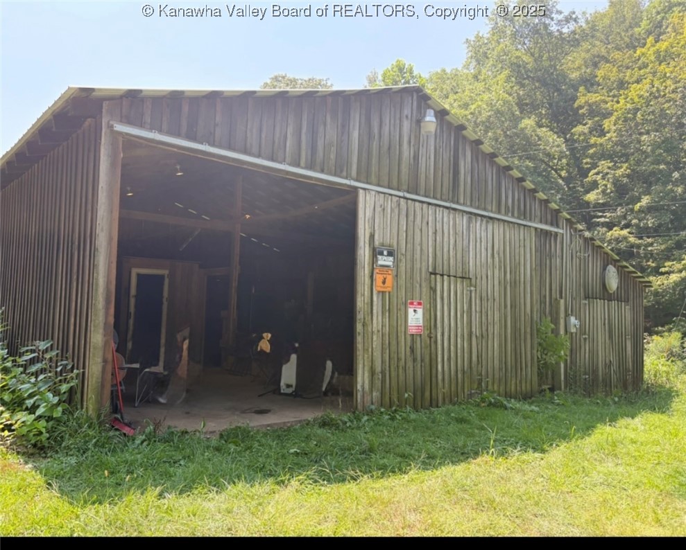 2111 Long Hollow Road Letart, WV 25253 - Photo 8 of 18 Gallery Image 8