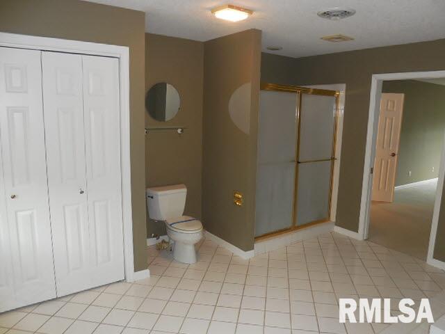 5910 Utica Ridge Road Davenport, IA 52807 - Photo 12 of 21 Gallery Image 12