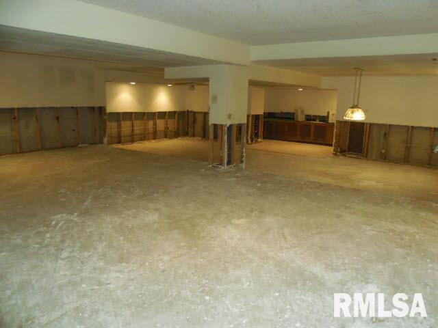 5910 Utica Ridge Road Davenport, IA 52807 - Photo 18 of 21 Gallery Image 18