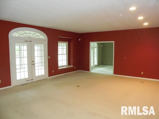 5910 Utica Ridge Road Davenport, IA 52807 - Photo 5 of 21 Gallery Image 5