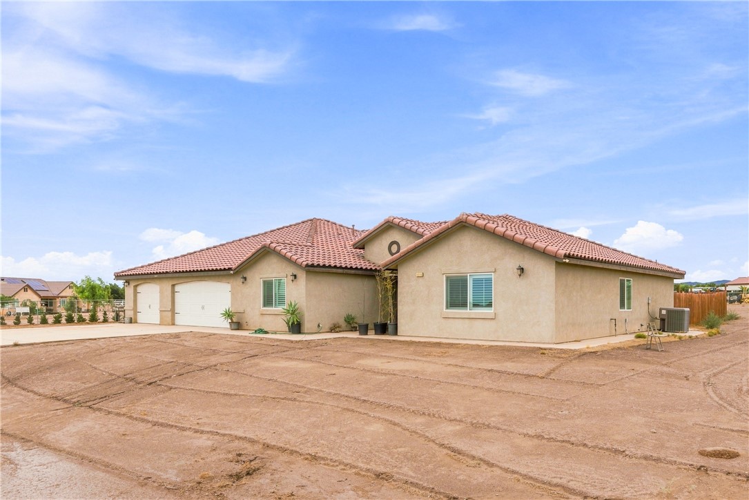 10215 Nielson Road Oak Hills, CA 92344 - Photo 4 of 44 Gallery Image 4