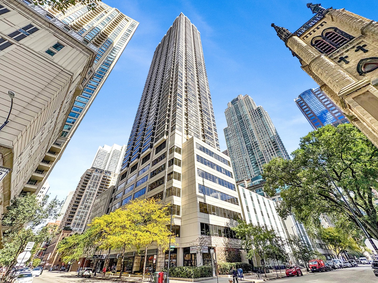 30 East Huron Street, Unit 3204 Chicago, IL 60611 - Photo 1 of 17 a front view of a multi story building