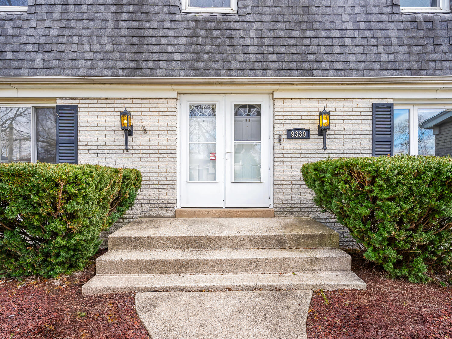 9339 Cleveland Street Crown Point, IN 46307 - Photo 2 of 33 1500x1125