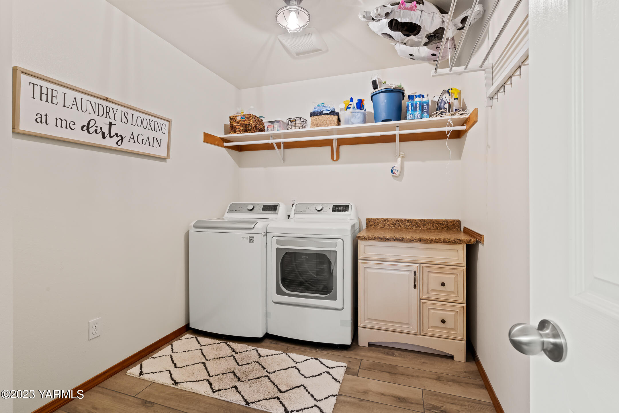 4702 Goat Rocks Court Yakima, WA 98901 - Photo 26 of 36 a utility room with dryer and washer