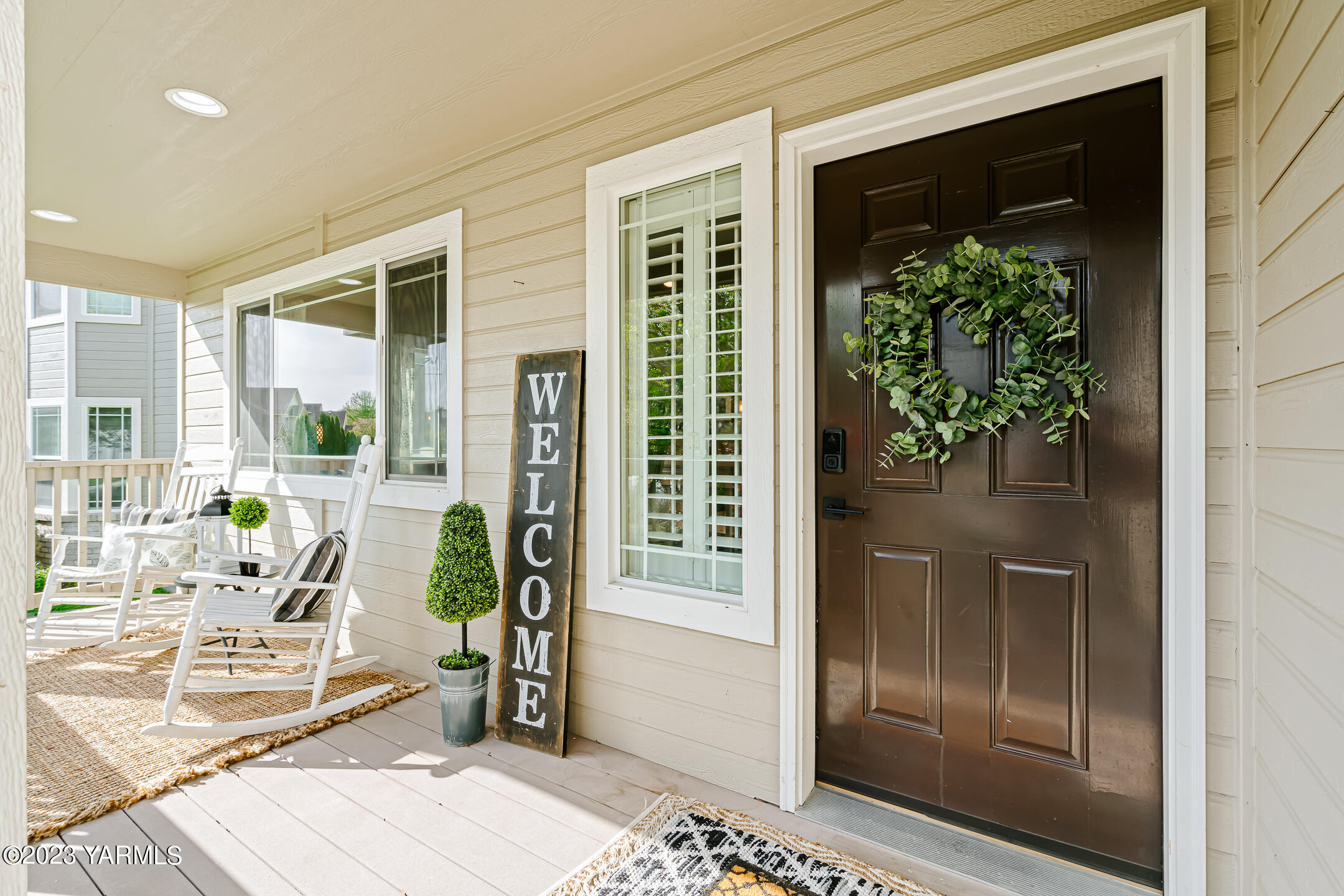 4702 Goat Rocks Court Yakima, WA 98901 - Photo 3 of 36 a living room with furniture and a potted plant