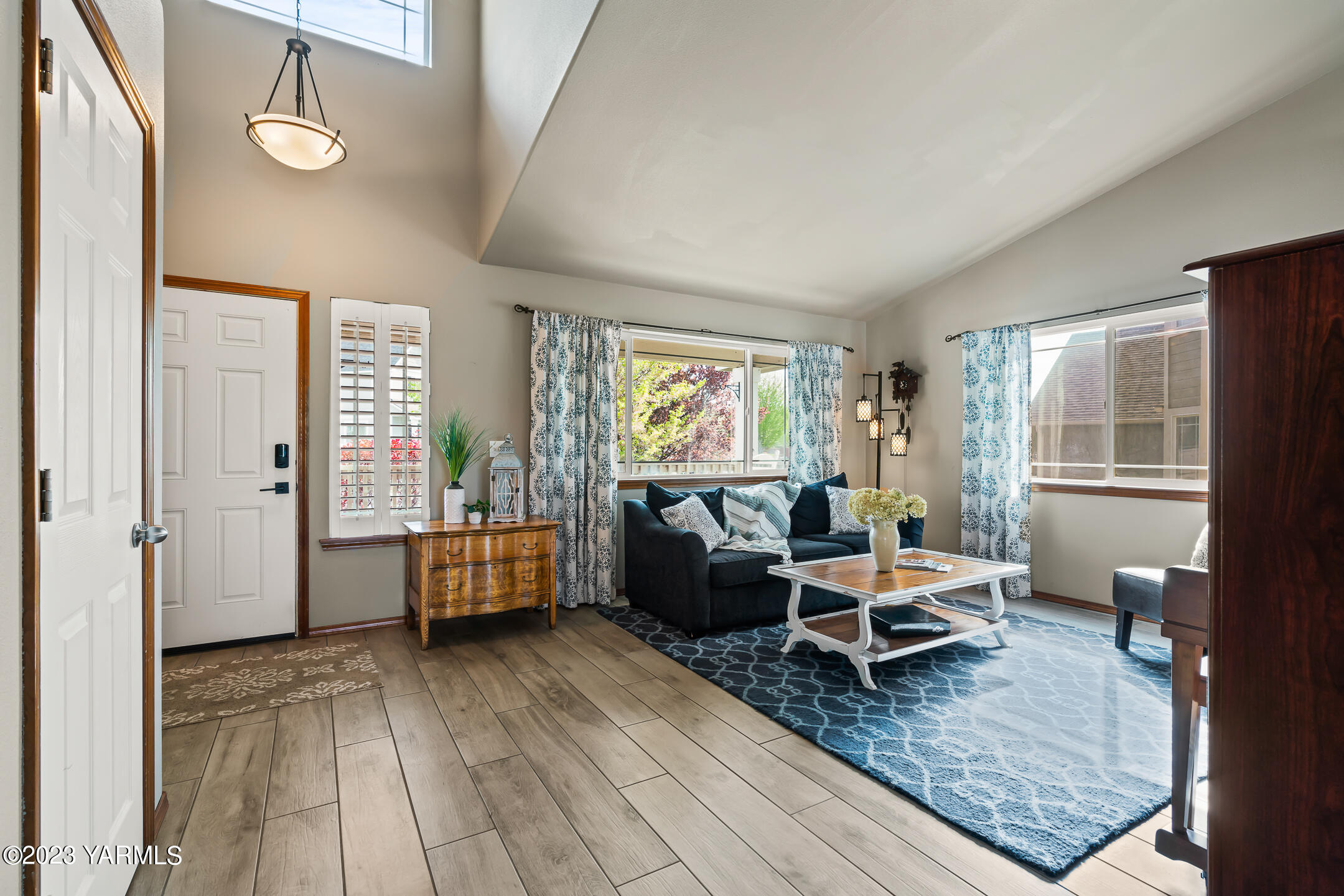 4702 Goat Rocks Court Yakima, WA 98901 - Photo 5 of 36 a living room with furniture and a wooden floor