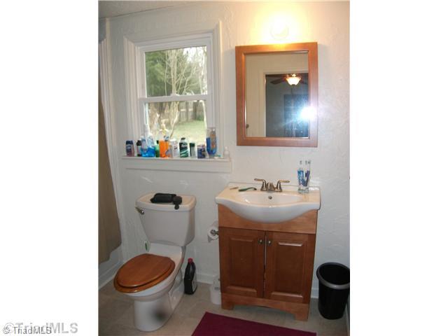 514 Playground Road Archdale, NC 27263 - Photo 6 of 9 Master Bath/Spa.