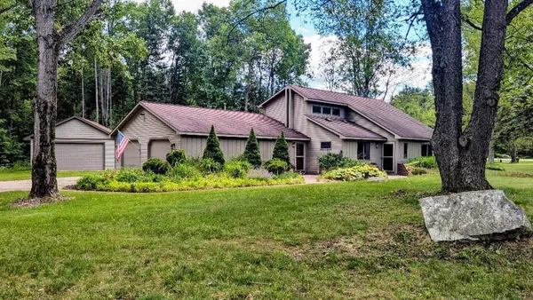 $319,900 | 2256 Whitetail Drive, Cadillac, MI 49601