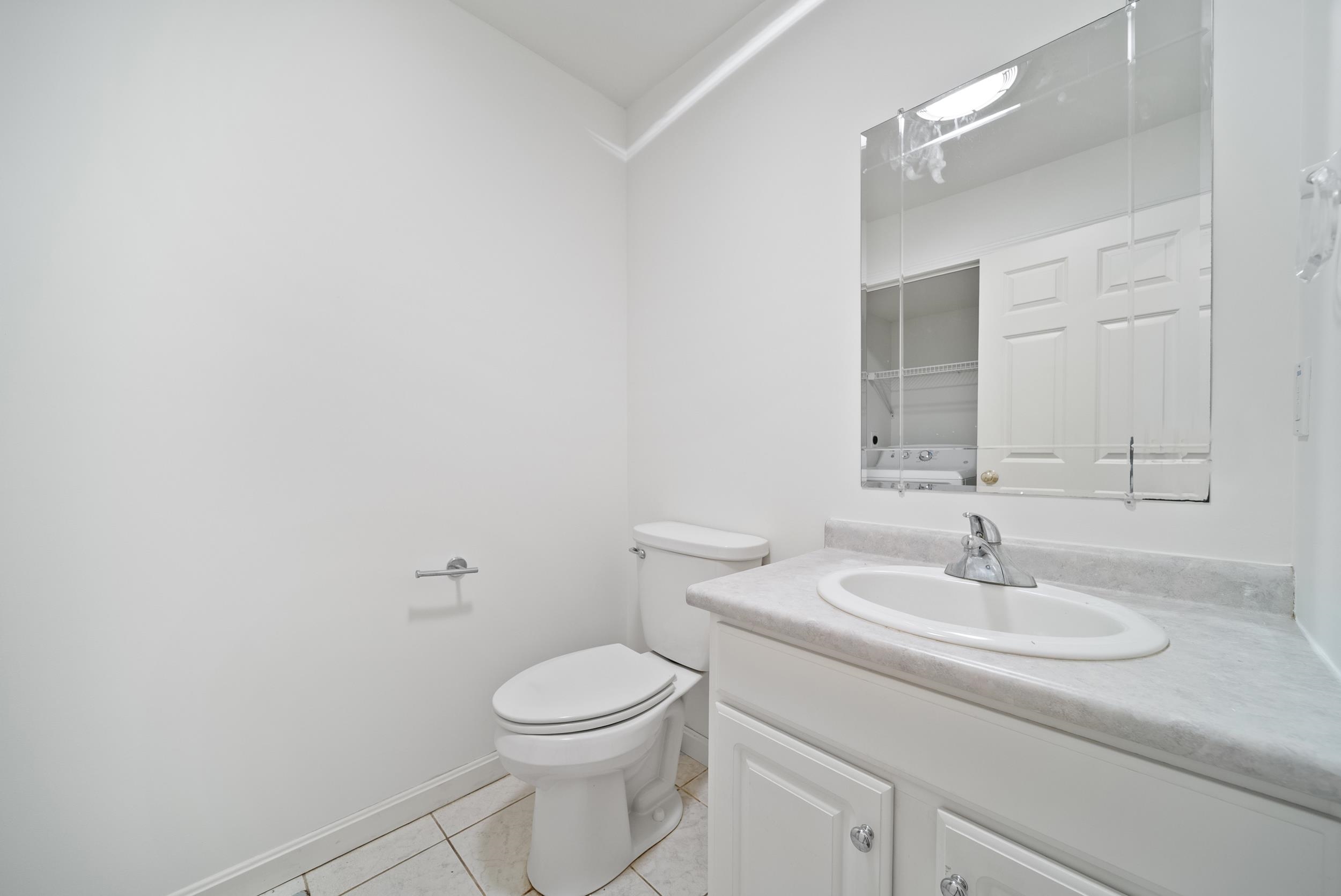 27 Pleasant Street Windham, NH 03087 - Photo 7 of 37 Gallery Image 7