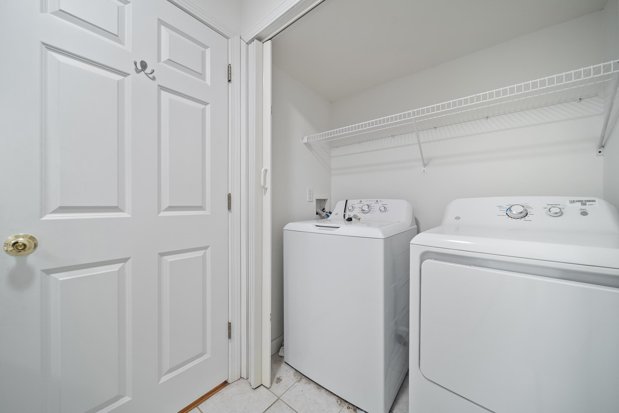 27 Pleasant Street Windham, NH 03087 - Photo 8 of 37 Gallery Image 8