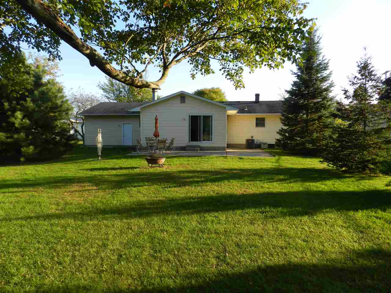 4181 Crosby Road Flint, MI 48506 - Photo 9 of 58 Rear of Home
