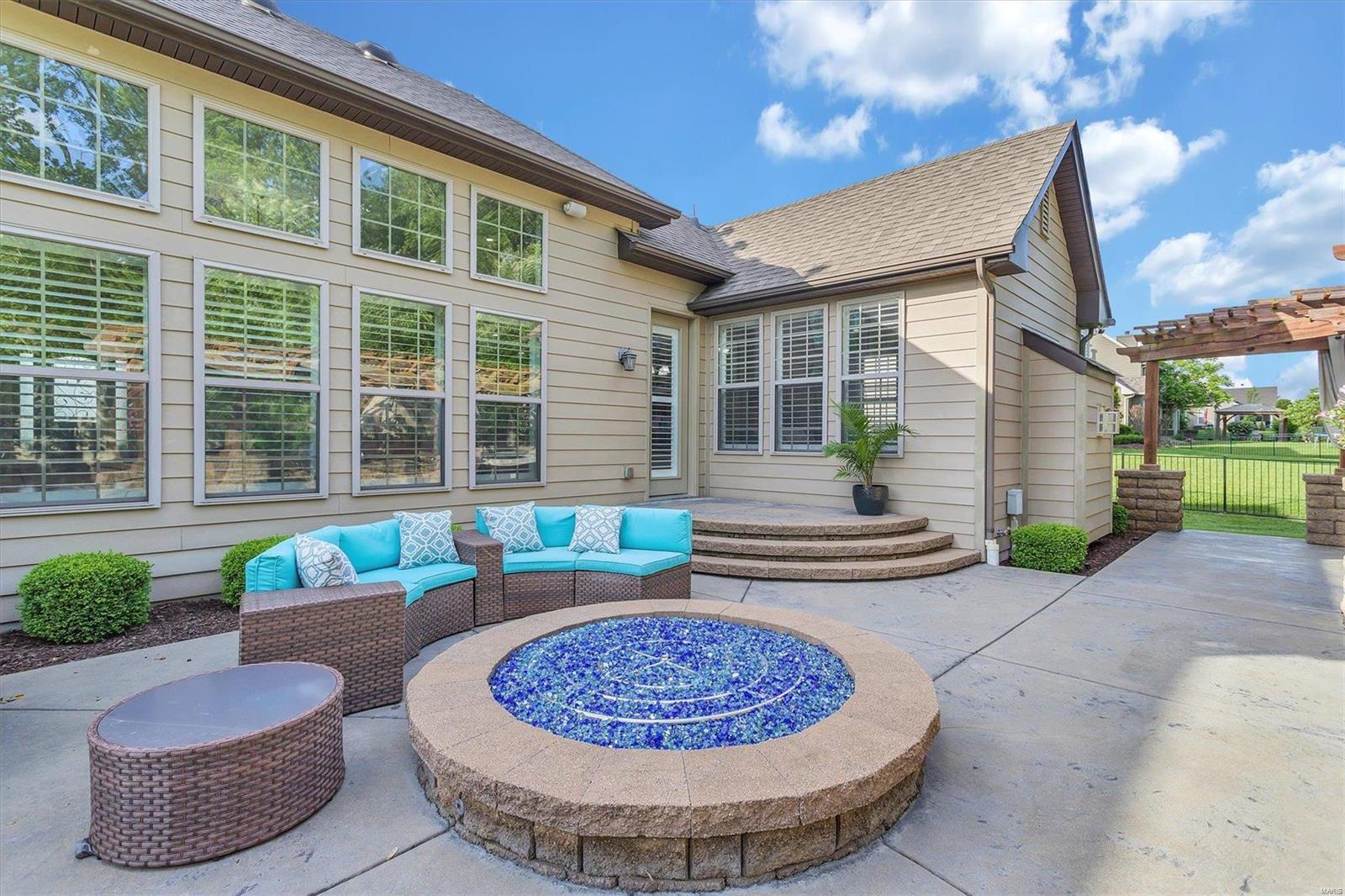 2370 Spring Mill Estates Drive St. Charles, MO 63303 - Photo 9 of 70