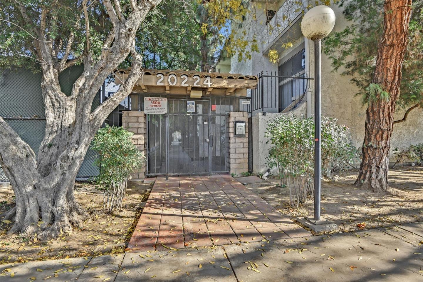 20224 Sherman Way, Unit 64 Winnetka, CA 91306 - Photo 2 of 36