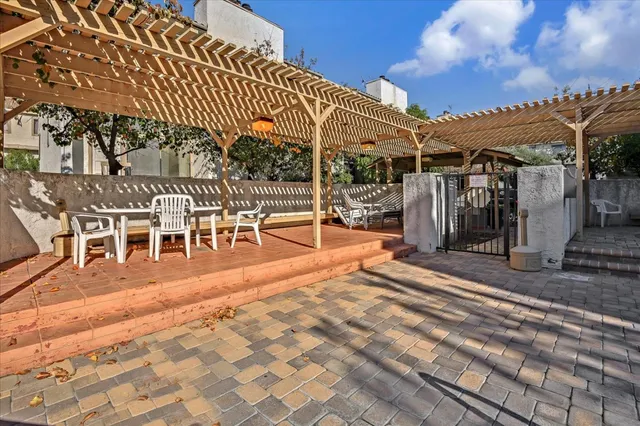 $3,450 | 20224 Sherman Way, Unit 64, Winnetka, CA 91306