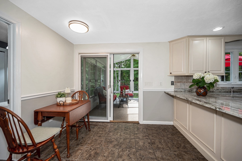 207 Trout Brook Road Dracut, MA 01826 - Photo 7 of 42