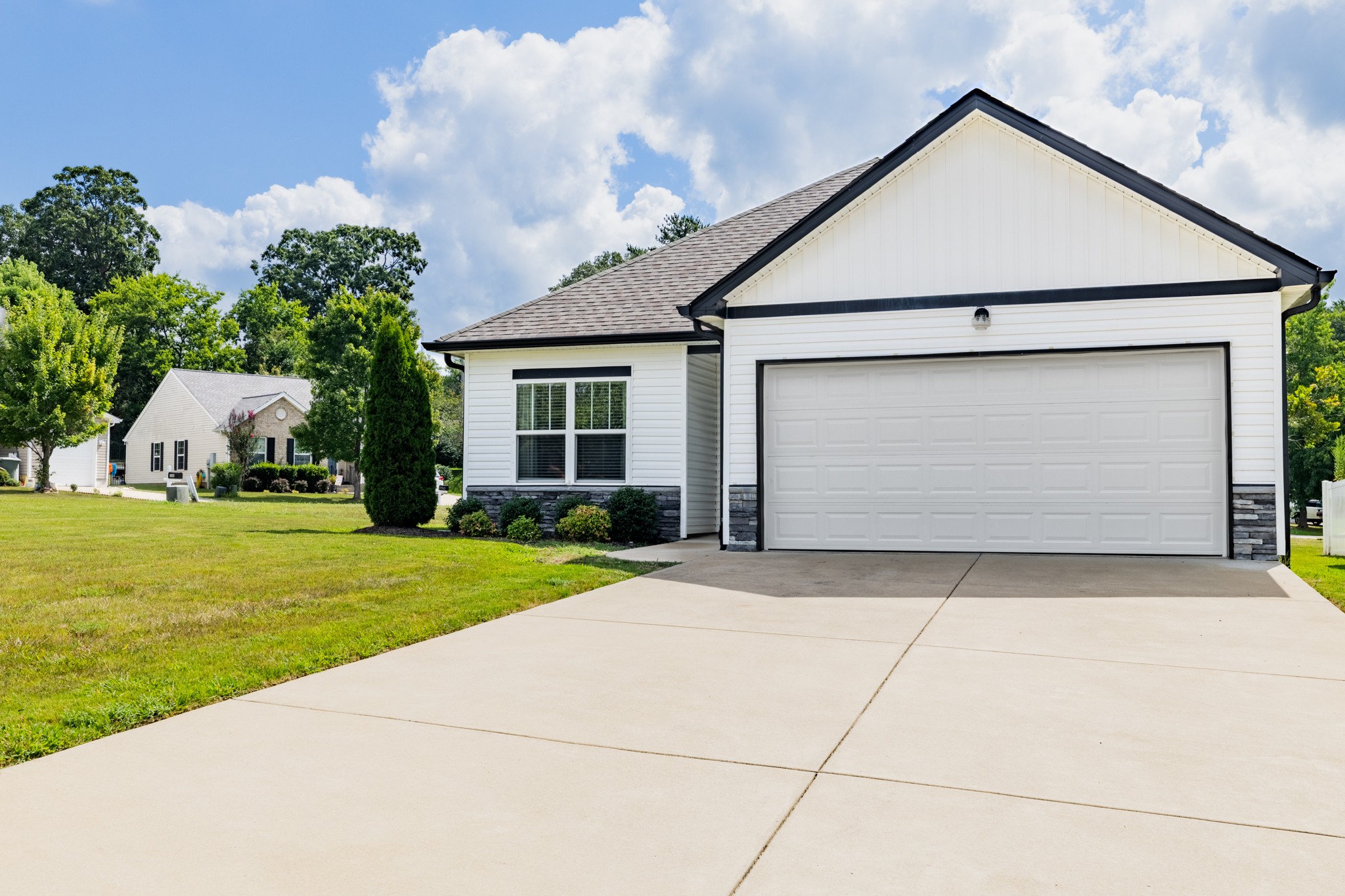 404 Golf Club Lane Springfield, TN 37172 - Photo 2 of 38 a front view of house with yard and green space