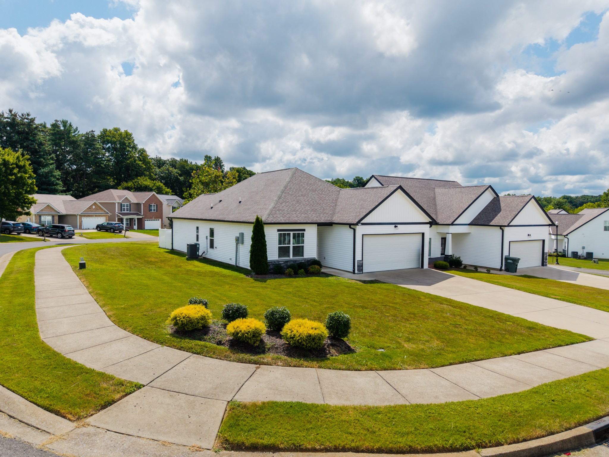 404 Golf Club Lane Springfield, TN 37172 - Photo 36 of 38 an aerial view of residential houses with outdoor space