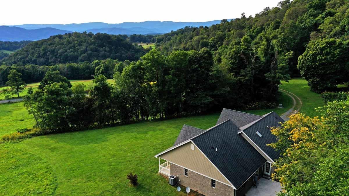 1498 Flat Mountain Road Sinks Grove, WV 24976 - Photo 6 of 57 Gallery Image 6