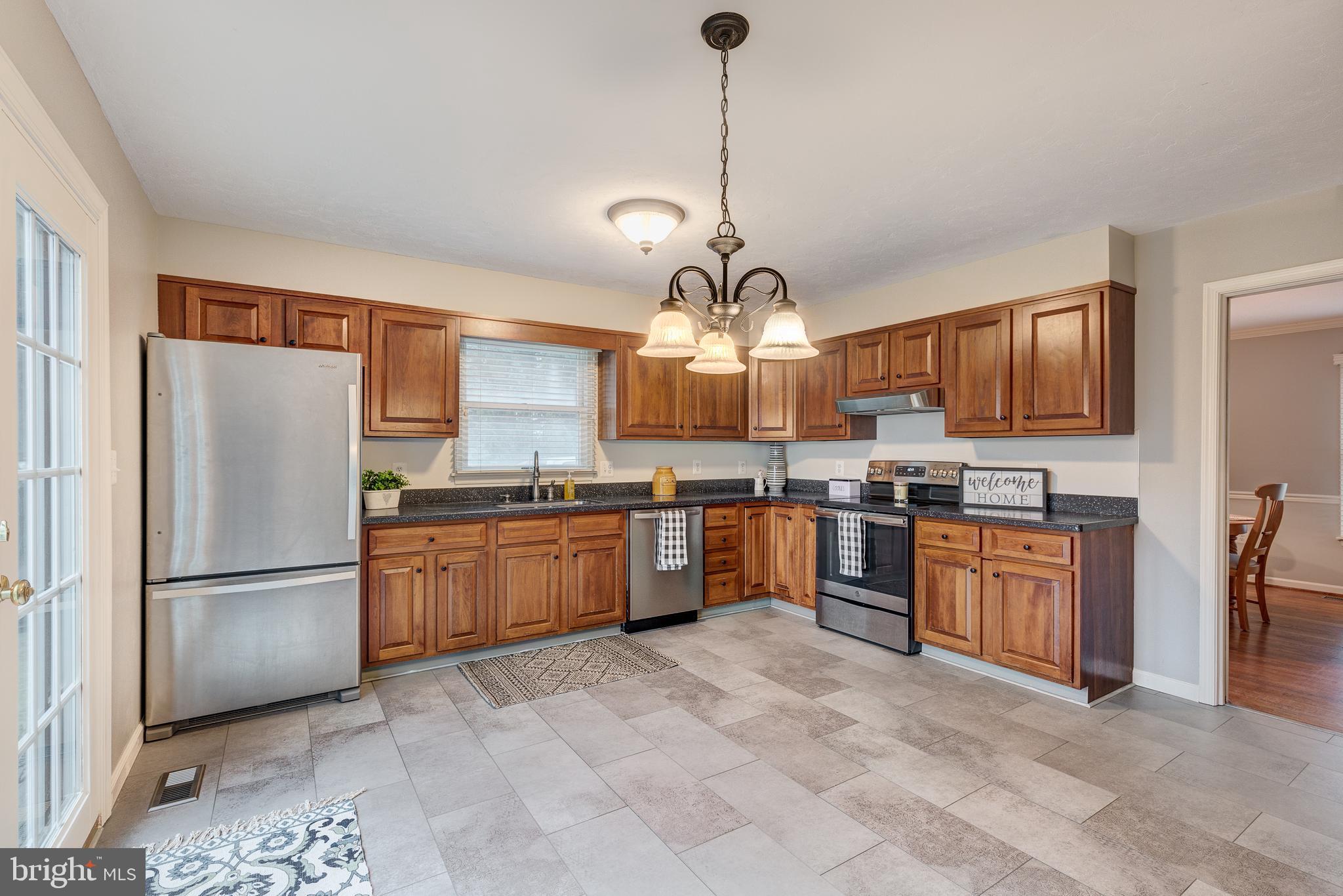 16009 Trenton Road Upperco, MD 21155 - Photo 9 of 43 NEW FLOORS - wait til you see them!
