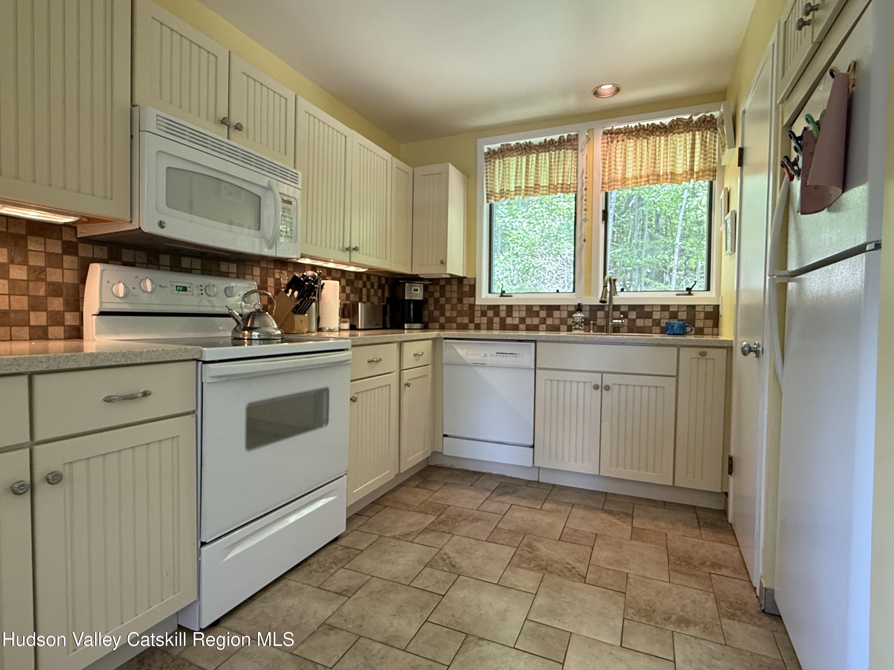 260 Pines Drive, Unit 810 Roxbury, NY 12421 - Photo 9 of 44 7IMG_3495