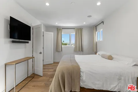 $2,290,000 | 3867 Lyceum Avenue, Los Angeles, CA 90066