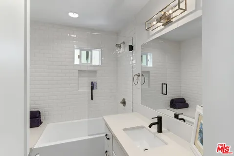 $2,290,000 | 3867 Lyceum Avenue, Los Angeles, CA 90066