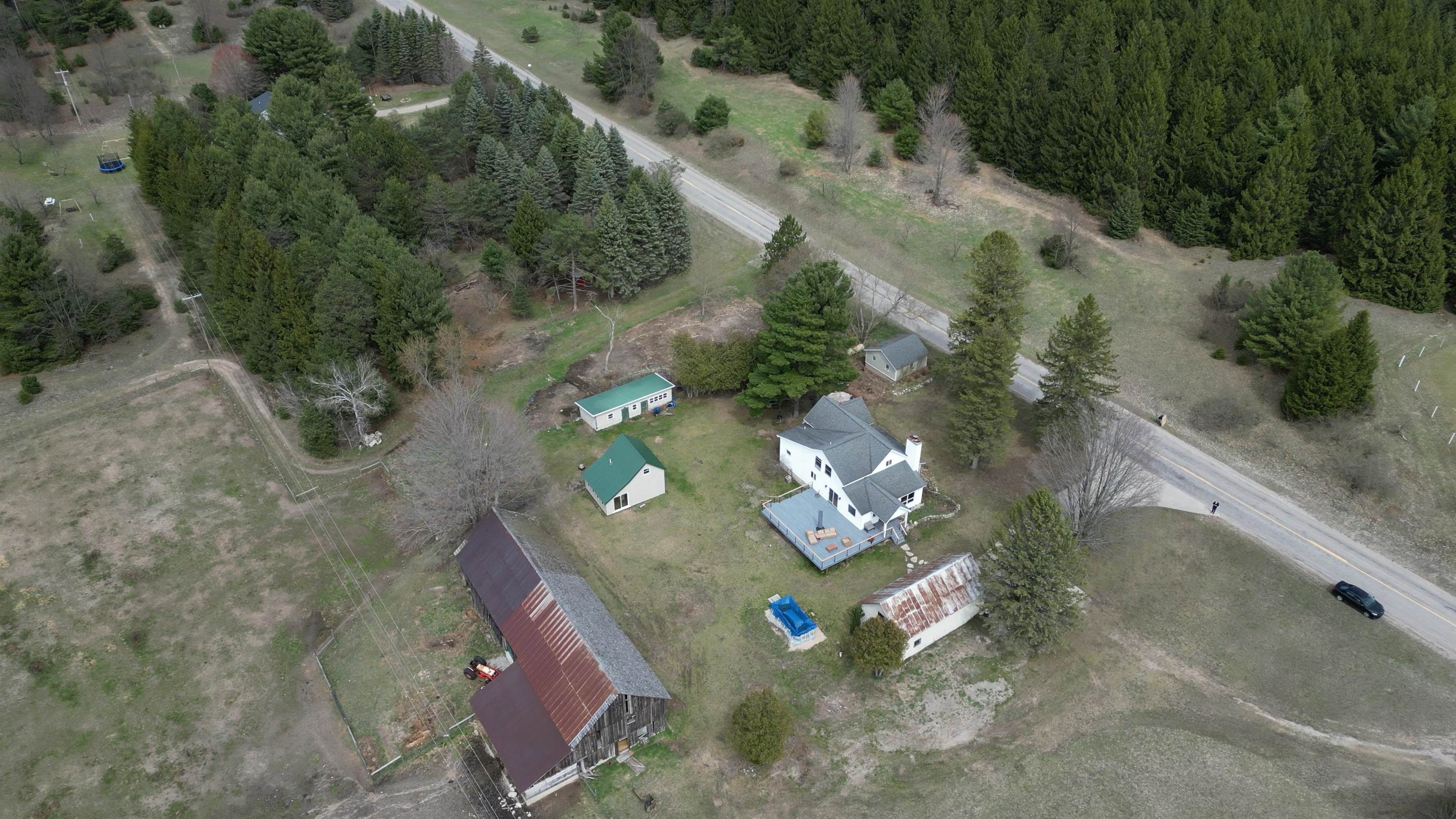 7246 South Stachnik Road Maple City, MI 49664 - Photo 4 of 56 1921486-d68f28b1-a345-41b8-b995-6f1bd6e988c9.JPG