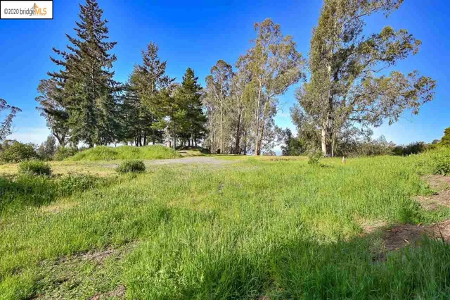 $1,750,000 | 5100 Thorndale Drive, Oakland, CA 94611