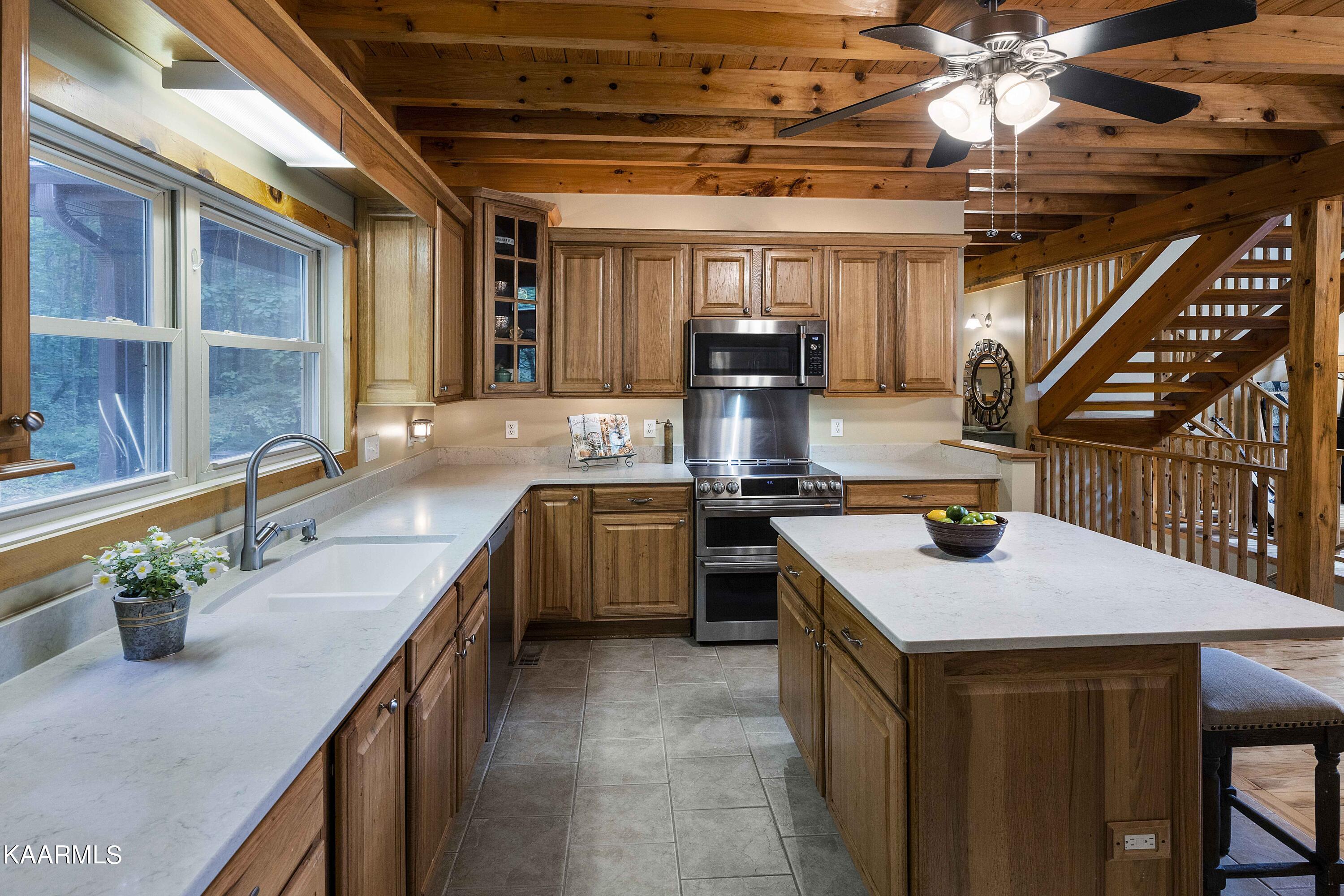 132 Fence Rail Gap Road Walland, TN 37886 - Photo 9 of 19 Kitchen
