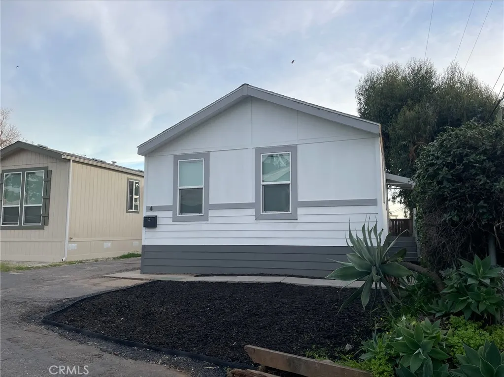 520 Pine Goleta Ca, Unit 4 Goleta, CA 93117 - Photo 1 of 13
