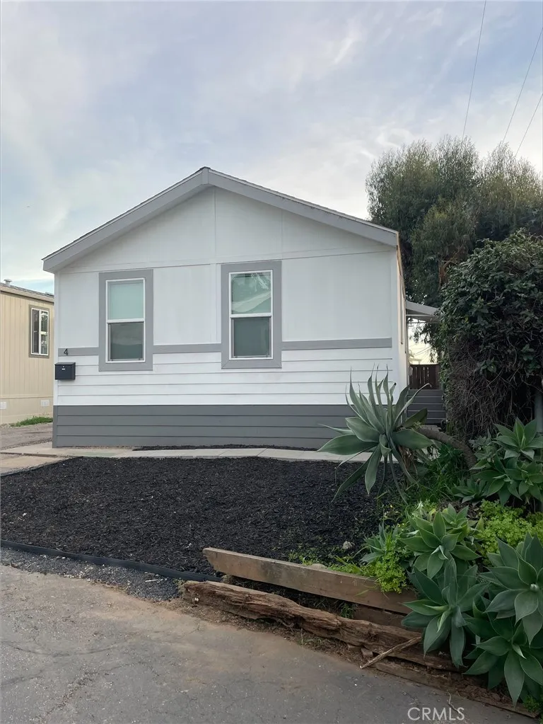 520 Pine Goleta Ca, Unit 4 Goleta, CA 93117 - Photo 4 of 13