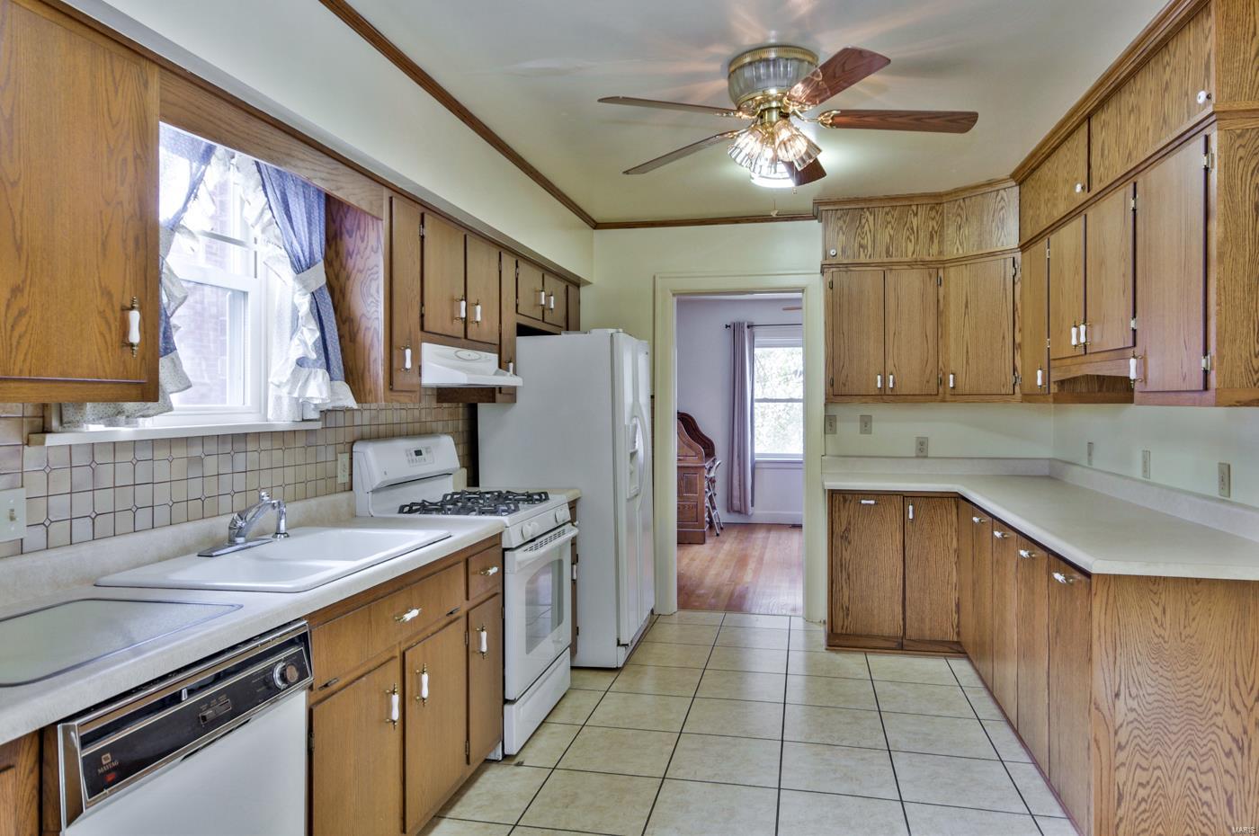 935 Main Street Alton, IL 62002 - Photo 9 of 27 Gallery Image 9