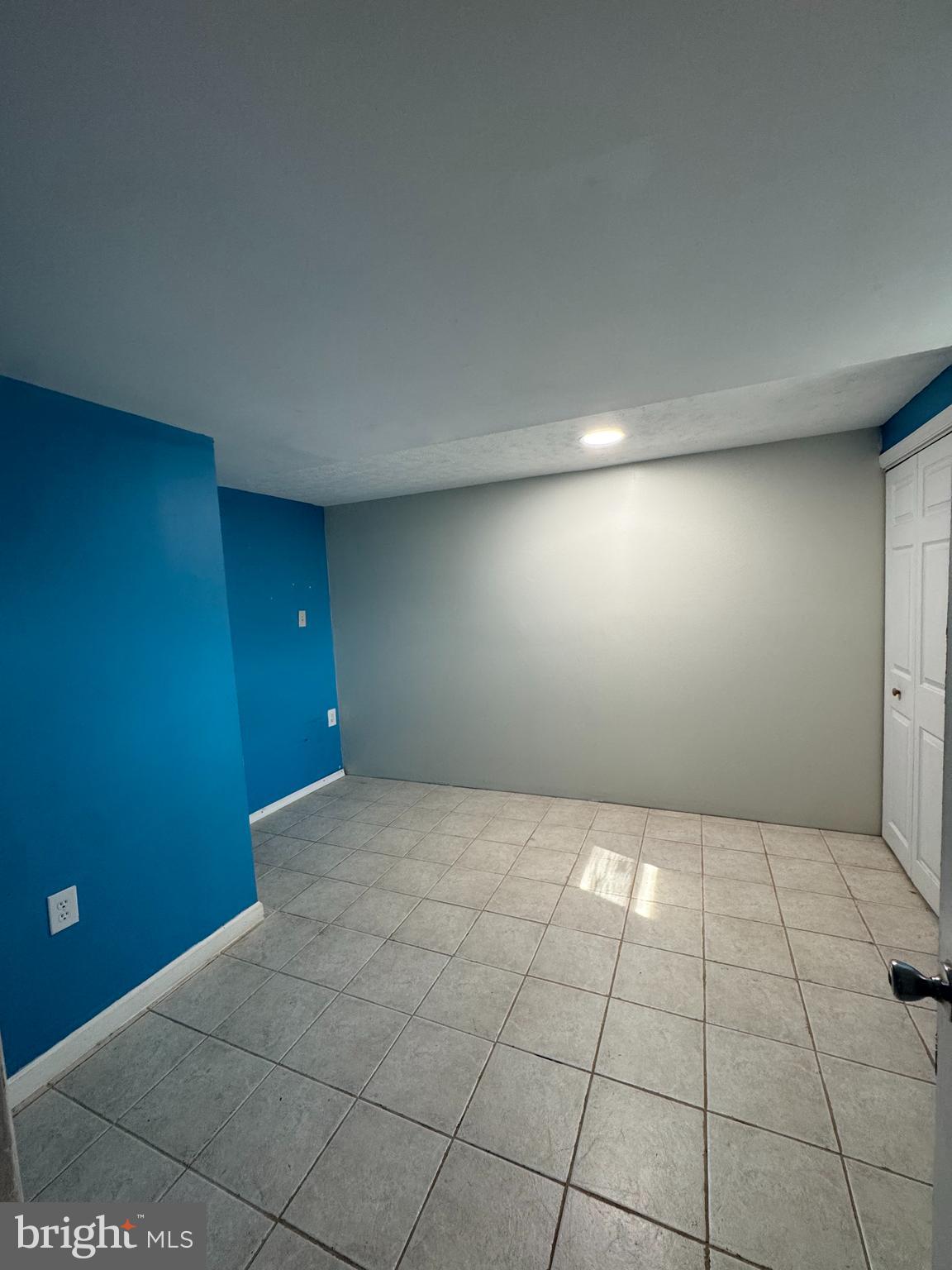 9604 Lanham Severn Road Lanham, MD 20706 - Photo 17 of 30 a view of an empty room and window