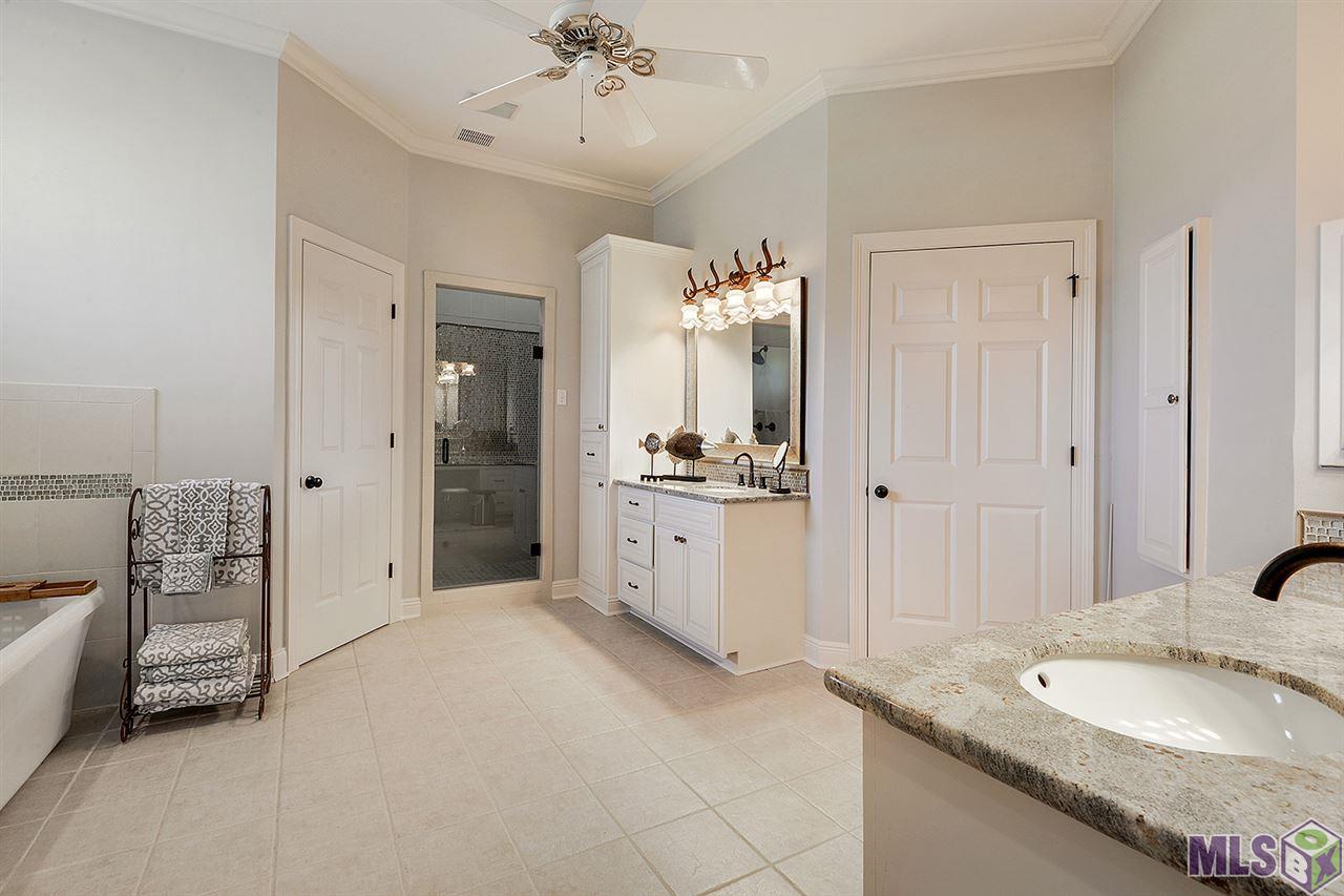24076 Canyon Road Denham Springs, LA 70726 - Photo 15 of 30 Gallery Image 15