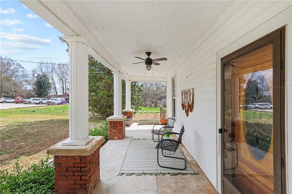 214 Gordon Street Bremen, GA 30110 - Photo 4 of 33