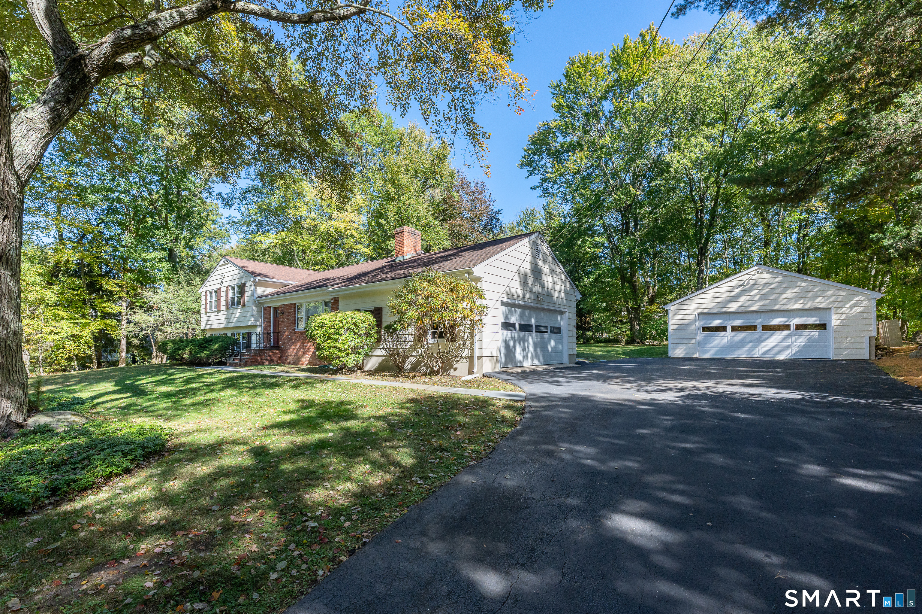 325 Den Road Stamford, CT 06903 - Photo 1 of 31 Gallery Image 1