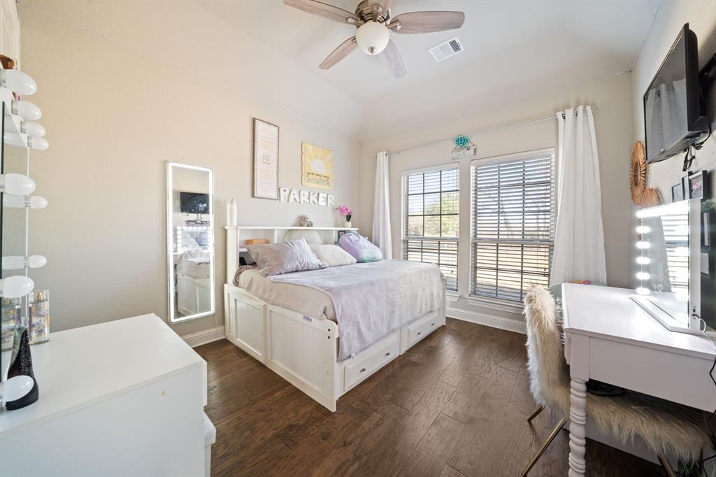 3601 Plainview Road Midlothian, TX 76065 - Photo 30 of 40 a bedroom with a bed and a large window