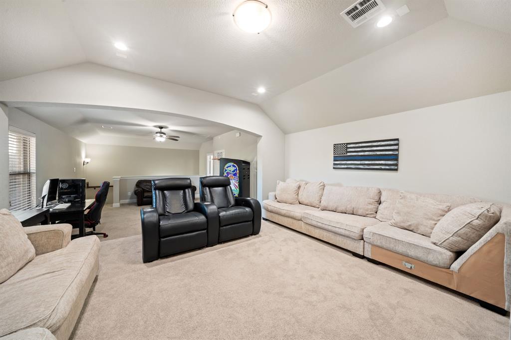 3601 Plainview Road Midlothian, TX 76065 - Photo 35 of 40 a living room with furniture and a couch
