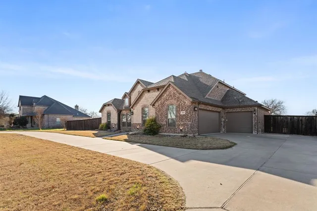 $699,777 | 3601 Plainview Road, Midlothian, TX 76065