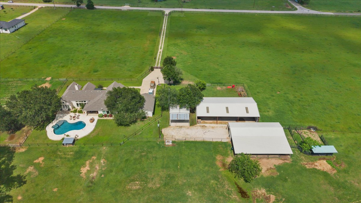 4140 County Road 467 Elgin, TX 78621 - Photo 3 of 40
