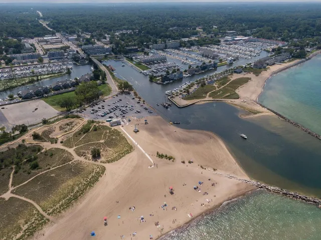 $350,000 | 9936 Wilson Road, New Buffalo, MI 49117